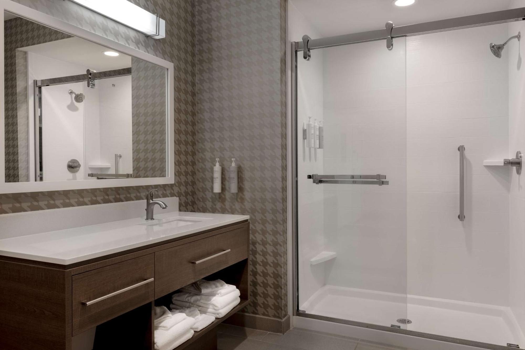 Hotel Home2 By Hilton